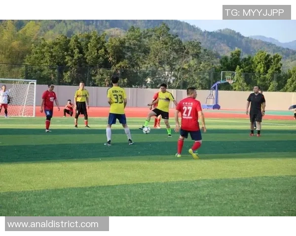 退役足球明星重聚一堂共忆辉煌岁月与激情瞬间